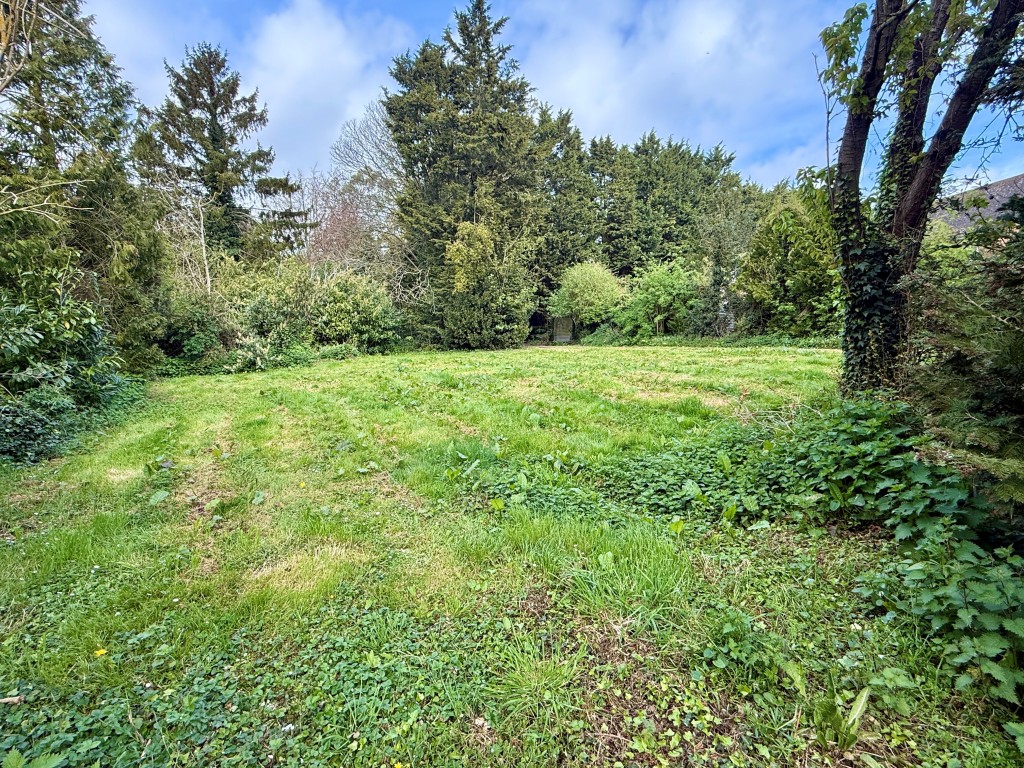 Lot: 56 - LAND WITH PLANNING FOR FOUR-BEDROOM DETACHED HOUSE - Second view of land